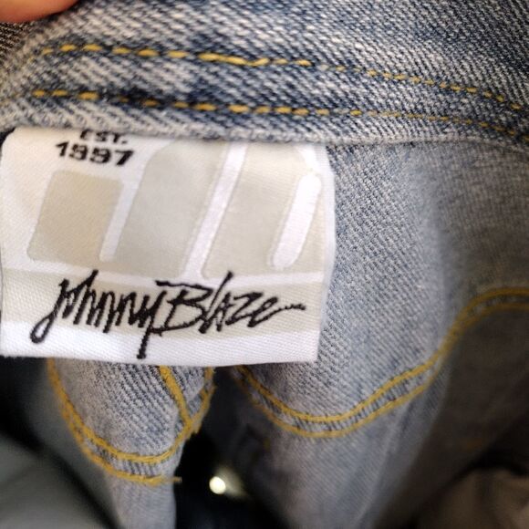 Vintage Johnny Blaze jean shorts - Picture 7 of 9